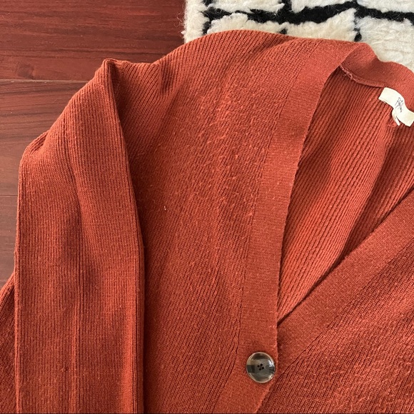 Boxy Cropped Orange Cardigan 🍂 - Picture 3 of 3